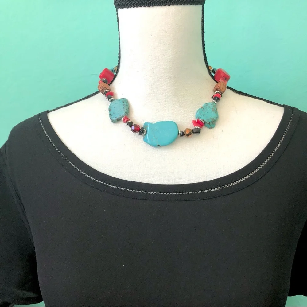 Southwestern Faux Turquoise Faux Bamboo Coral Stone Chip Collar Necklace 17” - Picture 8 of 17